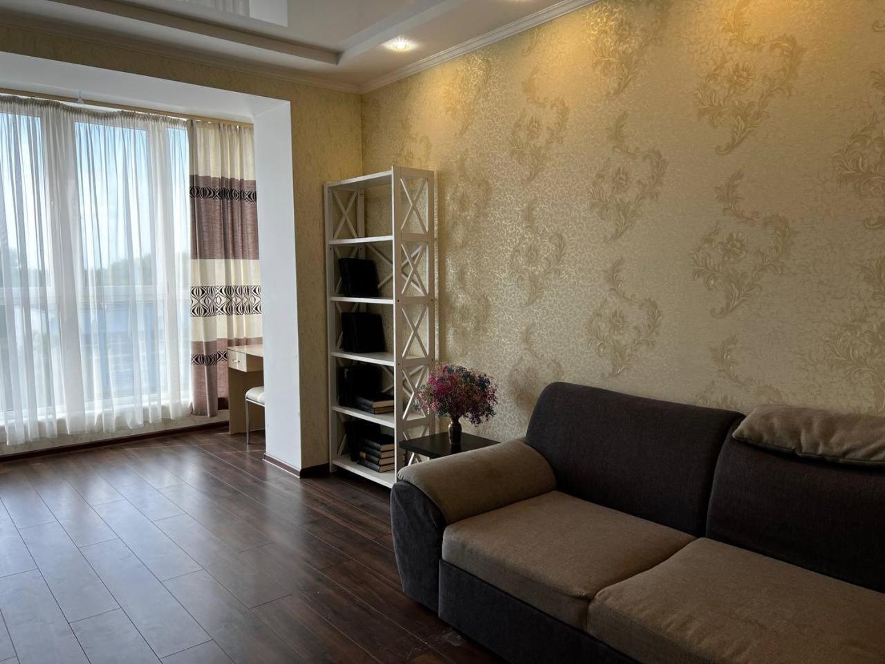 Chernigov City Apartments Na Peremohy Екстер'єр фото