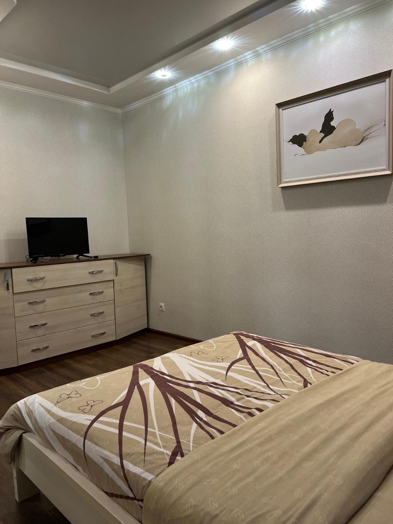 Chernigov City Apartments Na Peremohy Екстер'єр фото