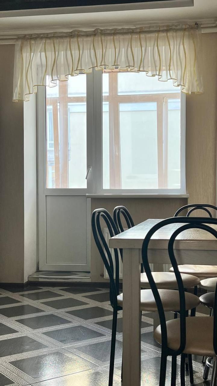 Chernigov City Apartments Na Peremohy Екстер'єр фото