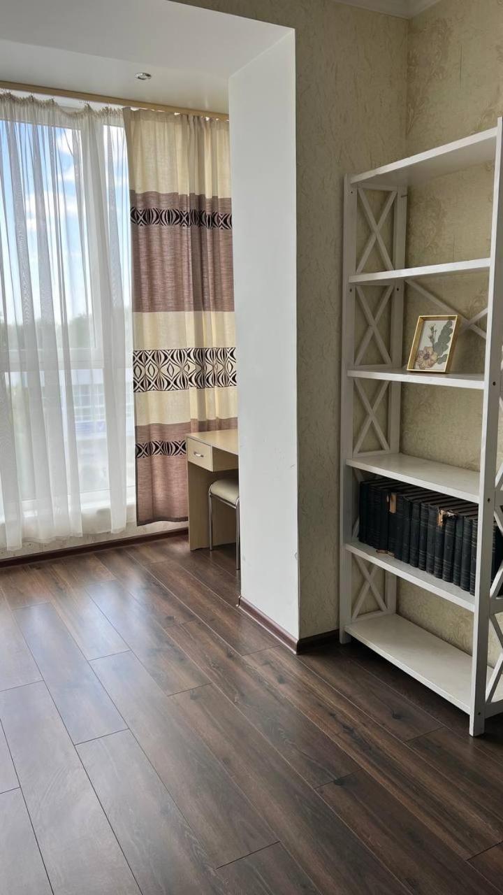 Chernigov City Apartments Na Peremohy Екстер'єр фото